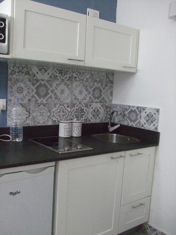 Door Eight Apartment อิล-เฟอร์ยานา ภายนอก รูปภาพ