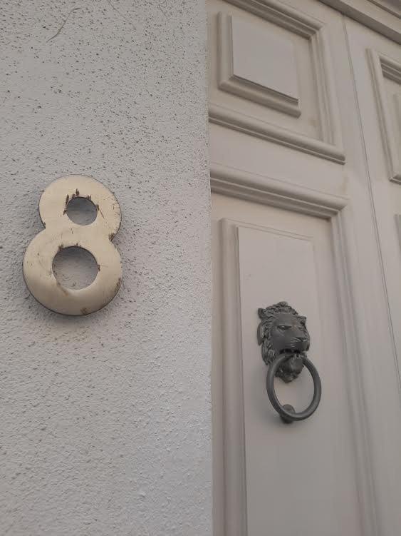 Door Eight Apartment อิล-เฟอร์ยานา ภายนอก รูปภาพ